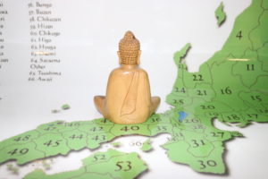 20 E wood Buddha (2)